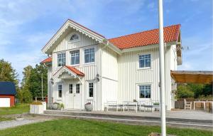 4 Bedroom Stunning Home In Svängsta