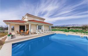 3 Bedroom Lovely Home In Novalja