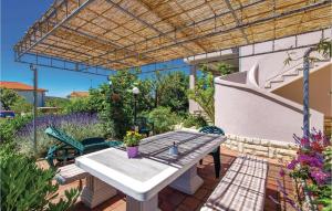 1 Bedroom Stunning Apartment In Barbat