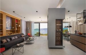 Cozy Home In Omis With Sauna