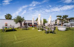 2 Bedroom Lovely Apartment In Chipiona