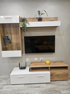 Boutique apartment yellow 1