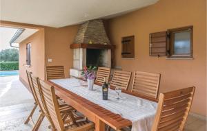 Amazing Home In Krnica With Wifi