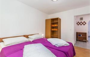Cozy Apartment In Malinska With Kitchen 