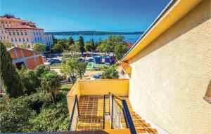 Cozy Apartment In Crikvenica With Wifi