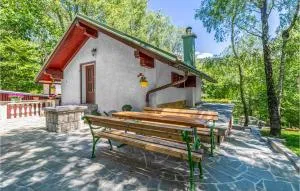 2 Bedroom Pet Friendly Home In Breze - Plužnice