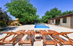 Gorgeous Home In Bjelovar With Sauna