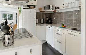 Stunning Home In Væggerløse With Wifi