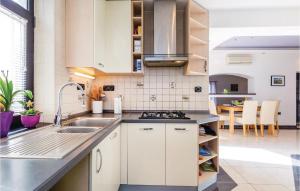 6 Bedroom Stunning Home In Spincici 