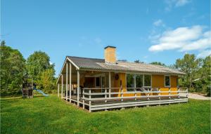 Nice Home In Ebeltoft With Sauna