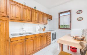 Gorgeous Apartment In Malinska With Wifi 