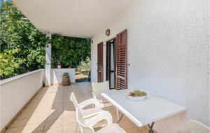 Gorgeous Apartment In Malinska With Wifi 