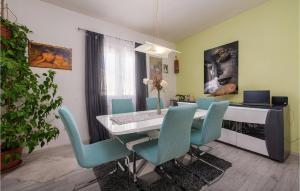 Two-Bedroom Apartment In Bibinje