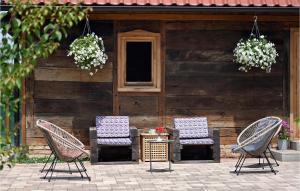Amazing Home In Lonjica With Wifi