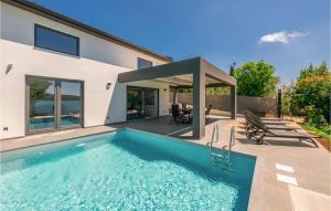 Awesome Home In Medulin