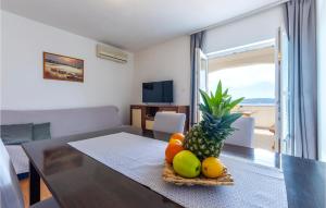 1 Bedroom Lovely Apartment In Pisak 