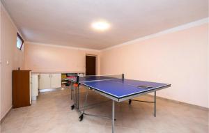 Amazing Home In Svfilip I Jakov