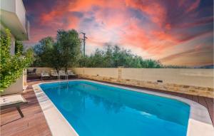 Amazing Home In Svfilip I Jakov