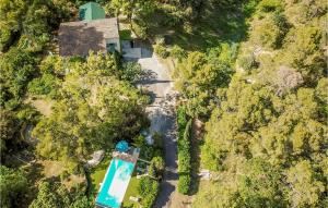 Maisons de vacances 4 Bedroom Amazing Home In Mondragon : photos des chambres
