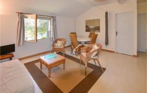 4 Bedroom Amazing Home In Mondragon