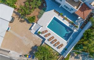 Cozy Apartment In Murter With Kitchen