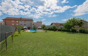 Awesome Home In Imotski With Jacuzzi
