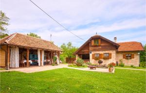 2 Bedroom Cozy Home In Hrastovica 