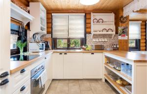 4 Bedroom Beautiful Home In Otocac