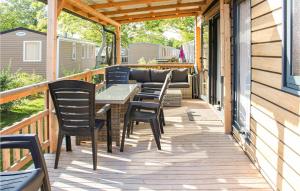 Awesome Home In Lauwersoog With Kitchen