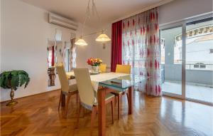 2 Bedroom Beautiful Apartment In Zadar 