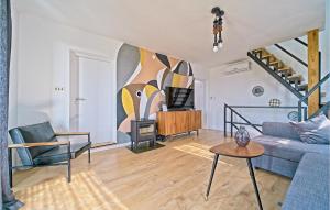 Amazing Home In Ivancici With Wifi