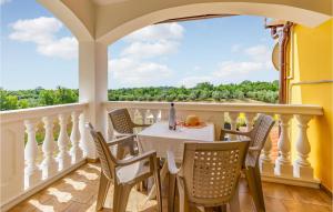 Amazing Home In Valtura 
