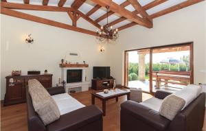Lovely Home In Vodnjan With Kitchen 