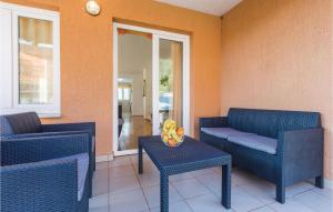 3 Bedroom Lovely Home In Savudrija 