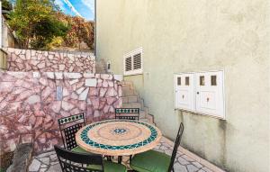 Awesome Apartment In Poljica With Wifi