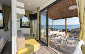 Stunning Home In Mandre With Kitchen 