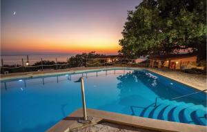 Pet Friendly Home In Podstrana With Jacuzzi 