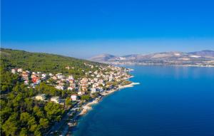 Gorgeous Home In Slatine With Wifi 