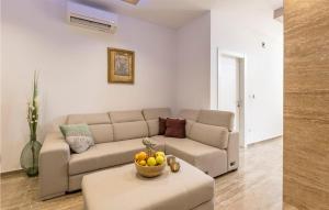 Nice Home In Solin With Wifi 