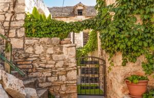 Gorgeous Home In Donje Selo 
