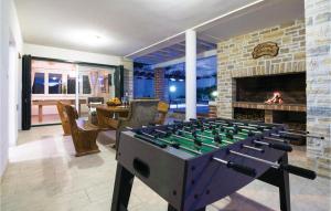 Amazing Home In Novigrad With Sauna 