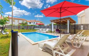 4 Bedroom Amazing Home In Pula