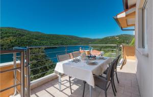 Gorgeous Apartment In Labin With Kitchen 