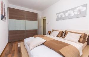 Gorgeous Apartment In Labin With Kitchen 
