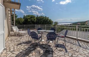 5 Bedroom Awesome Home In Povile