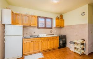 Awesome Home In Malinska With Wifi