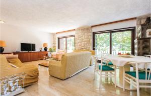 Awesome Home In Malinska With Wifi 