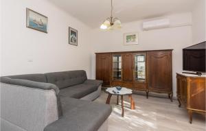 4 Bedroom Pet Friendly Home In Novalja 