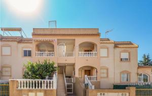 Cozy Apartment In Torrevieja With Wifi