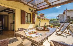 Gorgeous Home In Moscenicka Draga With Kitchen
